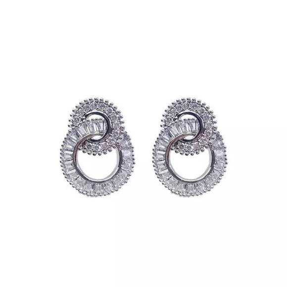 HOST PICK 😍 Stunning Crystal Stud Earrings - Picture 5 of 5